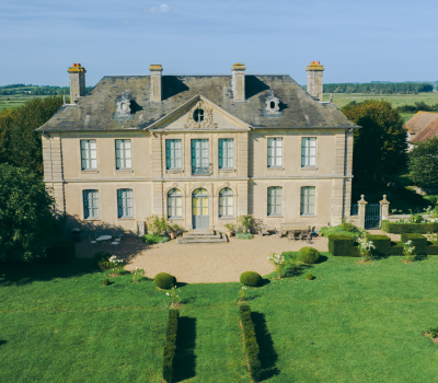 Se laisser charmer par le château du Jonquet ! 🏰